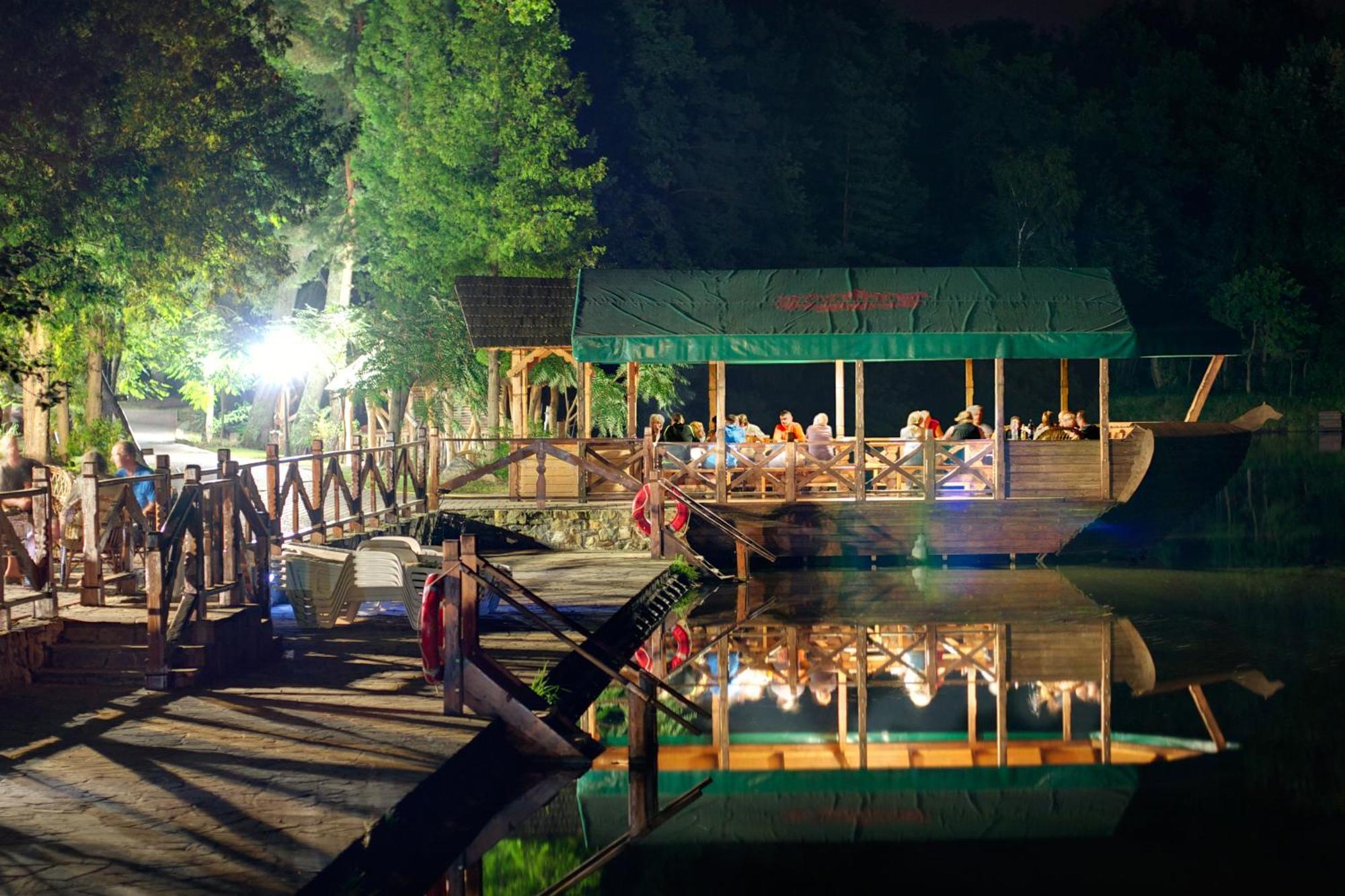 Sherwood Hotel Dovhomosztiszka Kültér fotó