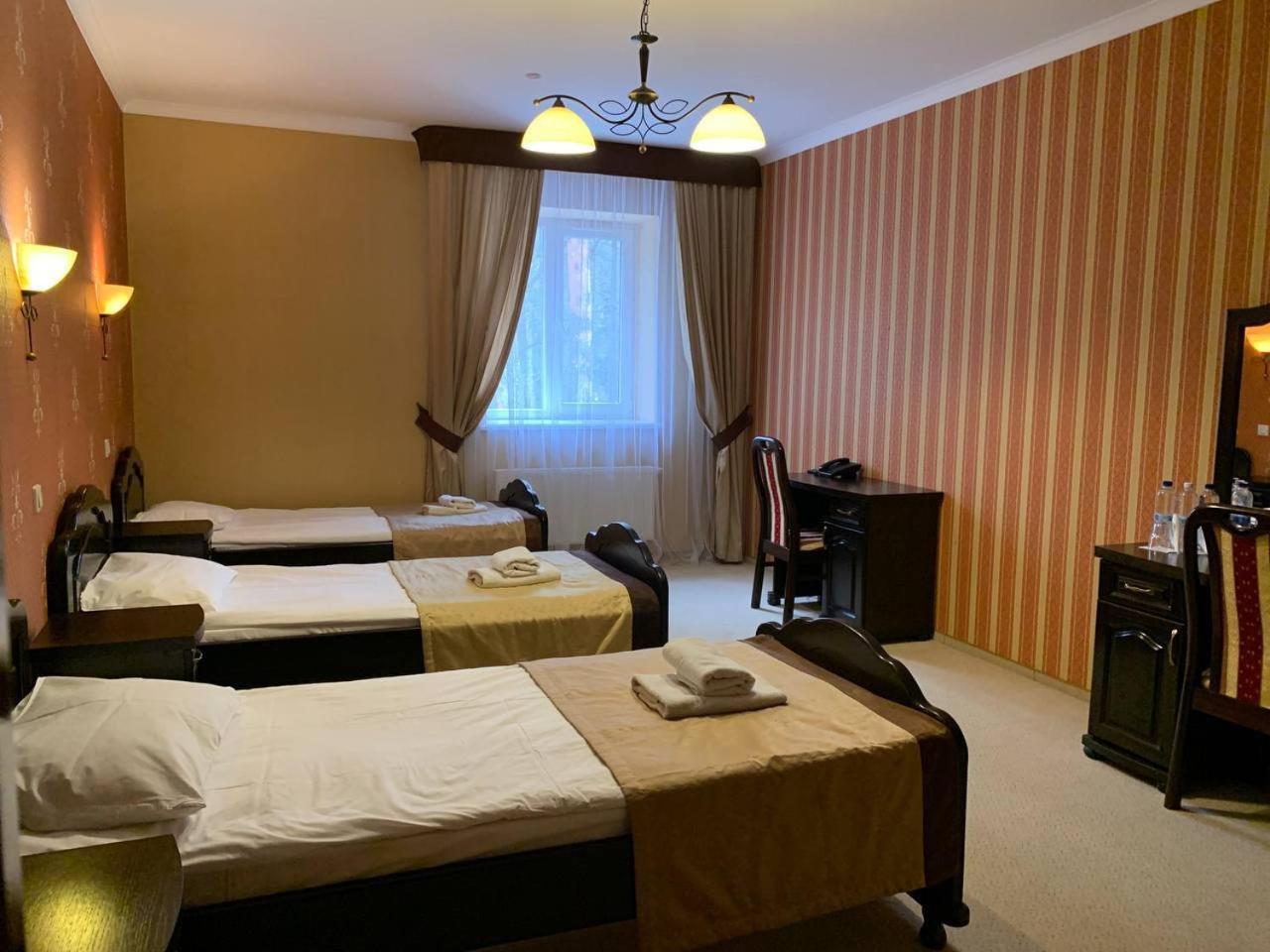Sherwood Hotel Dovhomosztiszka Kültér fotó