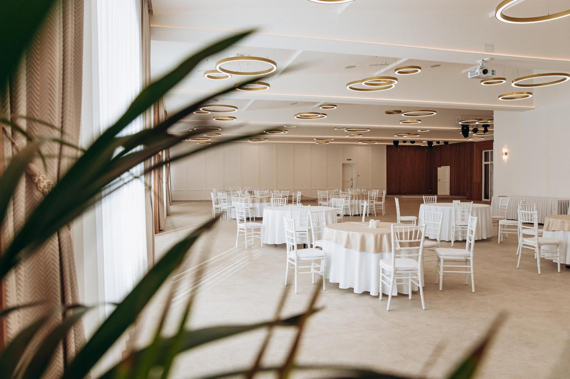 Sherwood Hotel Dovhomosztiszka Kültér fotó