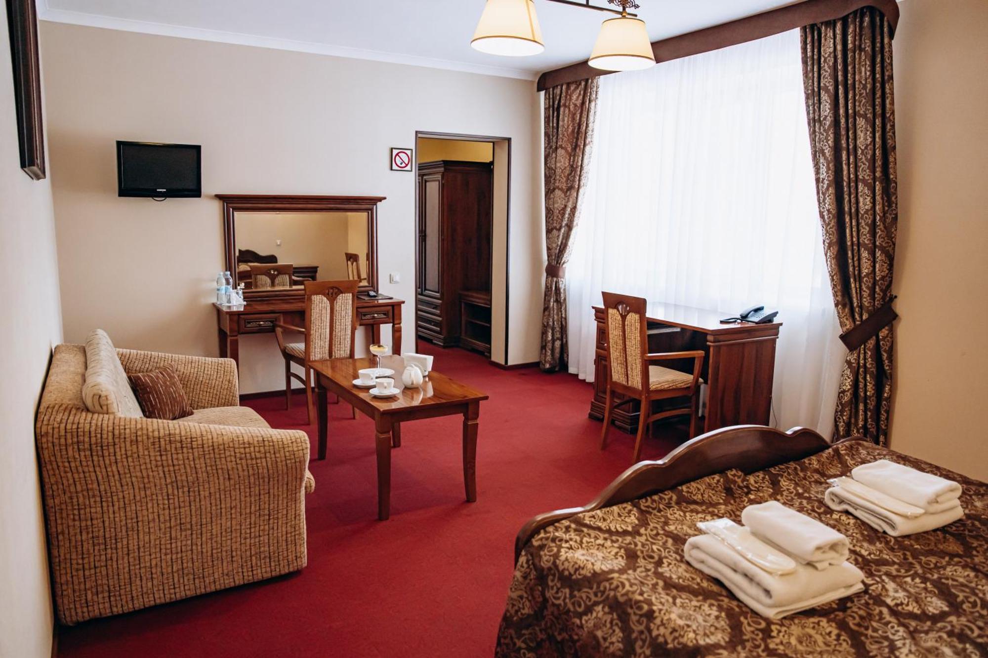 Sherwood Hotel Dovhomosztiszka Kültér fotó